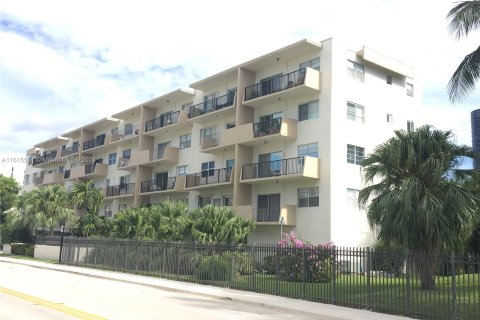 Copropriété à vendre à Sunny Isles Beach, Floride: 2 chambres, 91.97 m2 № 1240179 - photo 29