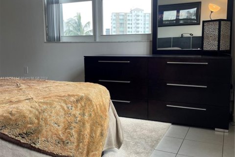 Copropriété à vendre à Sunny Isles Beach, Floride: 2 chambres, 91.97 m2 № 1240179 - photo 19