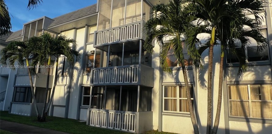 Condo in Hialeah, Florida, 2 bedrooms  № 1398484