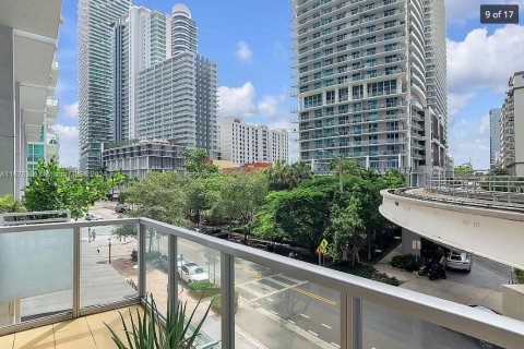 Condo in Miami, Florida, 1 bedroom  № 1406013 - photo 11