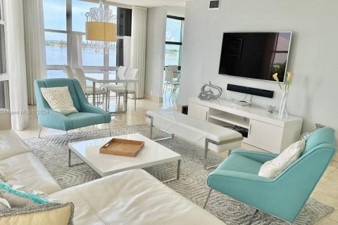 Copropriété à vendre à Miami, Floride: 2 chambres, 154.31 m2 № 1406012 - photo 3