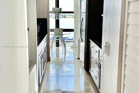 Copropriété à vendre à Miami, Floride: 2 chambres, 154.31 m2 № 1406012 - photo 6