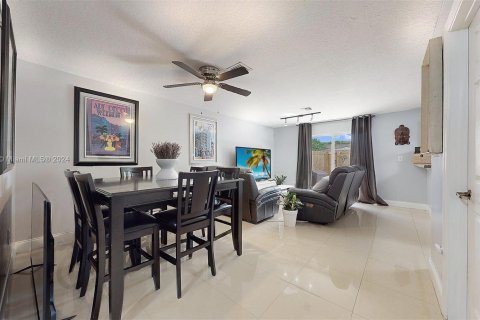 Adosado en venta en Homestead, Florida, 3 dormitorios, 153.94 m2 № 1368936 - foto 8