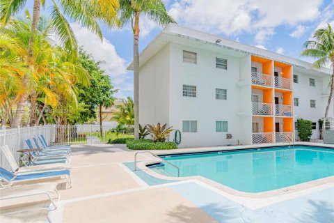 Apartamento en alquiler en Miami, Florida, 1 dormitorio, 63.17 m2 № 1368939 - foto 10