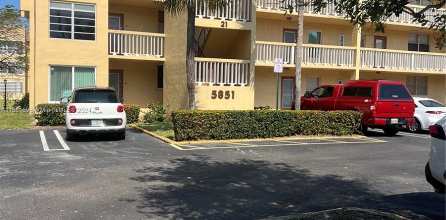 Condominio en Tamarac, Florida, 1 dormitorio  № 1368940