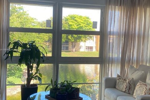 Condominio en venta en Tamarac, Florida, 1 dormitorio, 61.32 m2 № 1368940 - foto 11