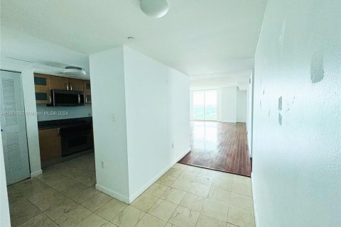 Copropriété à louer à Miami, Floride: 2 chambres, 127 m2 № 1368935 - photo 4