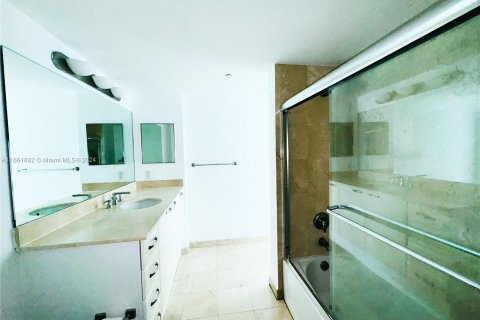 Condominio en alquiler en Miami, Florida, 2 dormitorios, 127 m2 № 1368935 - foto 15