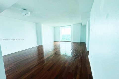 Copropriété à louer à Miami, Floride: 2 chambres, 127 m2 № 1368935 - photo 2