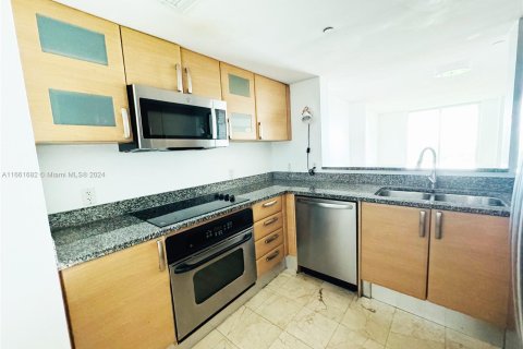 Condo in Miami, Florida, 2 bedrooms  № 1368935 - photo 5