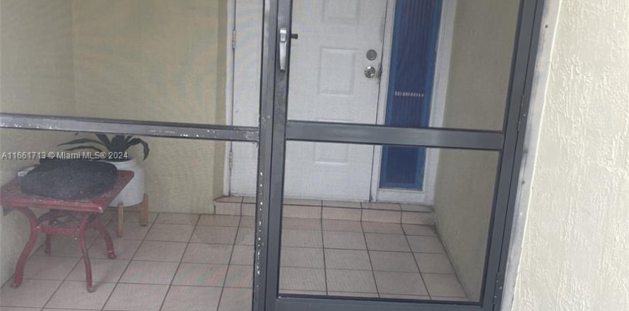 Condominio en Homestead, Florida, 2 dormitorios  № 1368941