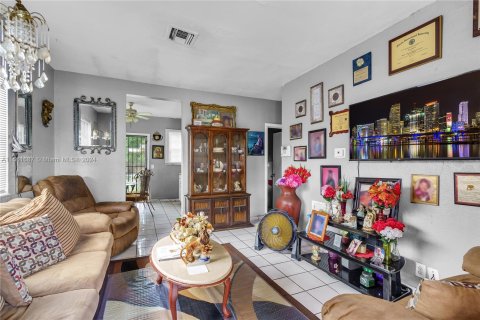 Immobilier commercial à vendre à Miami, Floride: 118.54 m2 № 1368937 - photo 6