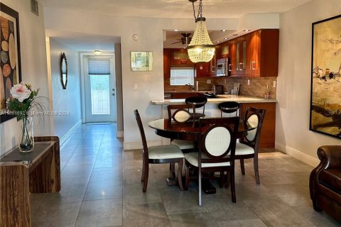 Copropriété à louer à Pembroke Pines, Floride: 2 chambres, 108.7 m2 № 1368938 - photo 20