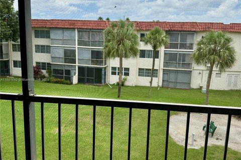 Copropriété à louer à Pembroke Pines, Floride: 2 chambres, 108.7 m2 № 1368938 - photo 30