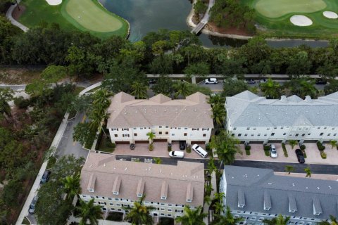 Townhouse in Jupiter, Florida 2 bedrooms, 143.26 sq.m. № 1178597 - photo 2