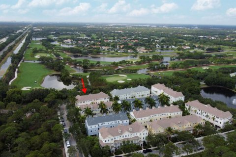 Townhouse in Jupiter, Florida 2 bedrooms, 143.26 sq.m. № 1178597 - photo 4