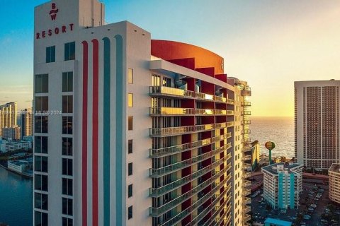 Copropriété à vendre à Hallandale Beach, Floride: 2 chambres, 95.69 m2 № 1239863 - photo 2