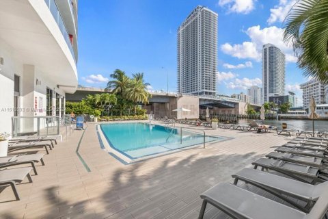 Copropriété à vendre à Hallandale Beach, Floride: 2 chambres, 95.69 m2 № 1239863 - photo 3