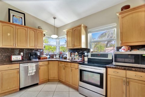 Casa en venta en Pompano Beach, Florida, 3 dormitorios, 163.32 m2 № 1100891 - foto 28