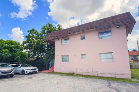 Immobilier commercial à vendre à Miami, Floride: 326.27 m2 № 1365437 - photo 3