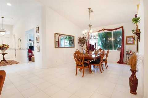 House in Boynton Beach, Florida 3 bedrooms, 198.07 sq.m. № 1311004 - photo 9