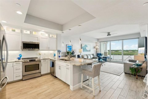 Condo in Indian Shores, Florida, 3 bedrooms  № 1368160 - photo 10