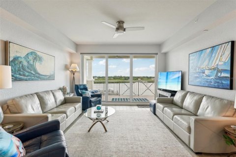 Condo in Indian Shores, Florida, 3 bedrooms  № 1368160 - photo 22