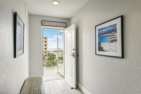 Condo in Indian Shores, Florida, 3 bedrooms  № 1368160 - photo 6