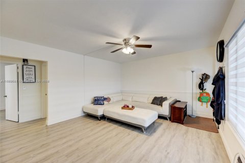 Купить квартиру в Помпано-Бич, Флорида 2 спальни, 102.19м2, № 1094842 - фото 4