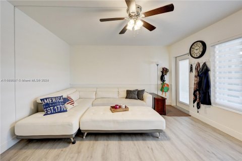 Appartement à vendre à Pompano Beach, Floride: 2 chambres, 102.19 m2 № 1094842 - photo 6