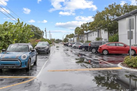 Condo in Pinellas Park, Florida, 1 bedroom  № 1364686 - photo 6