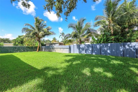 Villa ou maison à vendre à Biscayne Park, Floride: 6 chambres, 197.88 m2 № 1329450 - photo 6