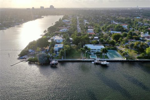 Terreno en venta en Hollywood, Florida № 1208519 - foto 8