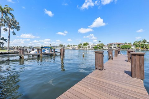 Condo in Highland Beach, Florida, 2 bedrooms  № 1228642 - photo 12