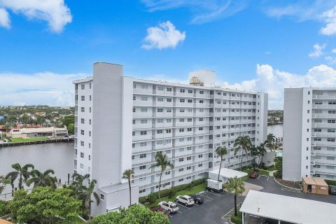 Condo in Highland Beach, Florida, 2 bedrooms  № 1228642 - photo 26