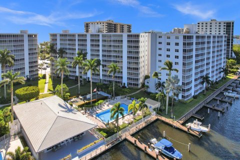 Condo in Highland Beach, Florida, 2 bedrooms  № 1228642 - photo 10