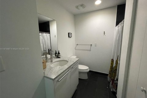 Condo in Miami, Florida, 1 bedroom  № 1402531 - photo 22