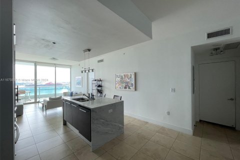 Condo in Miami, Florida, 1 bedroom  № 1402531 - photo 14