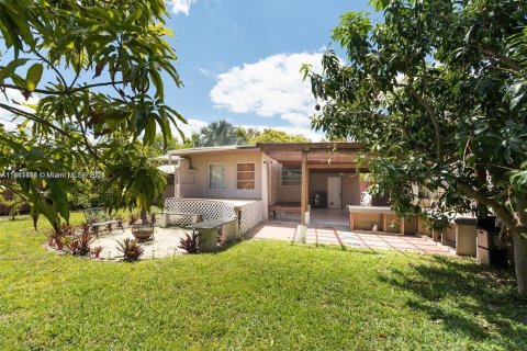 Casa en venta en Hollywood, Florida, 3 dormitorios, 129.41 m2 № 1402536 - foto 1