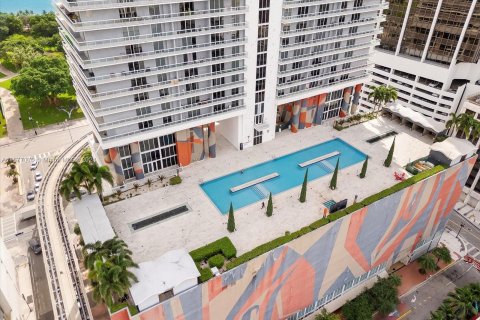 Condo in Miami, Florida, 1 bedroom  № 1402533 - photo 23