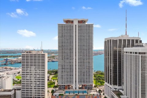 Condo in Miami, Florida, 1 bedroom  № 1402533 - photo 22