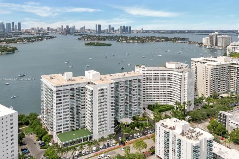 Condominio en venta en Miami Beach, Florida, 50.45 m2 № 1402532 - foto 27