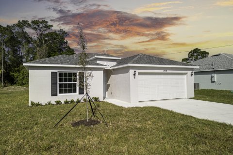 House in Palm Bay, Florida 4 bedrooms, 169.18 sq.m. № 860390 - photo 8