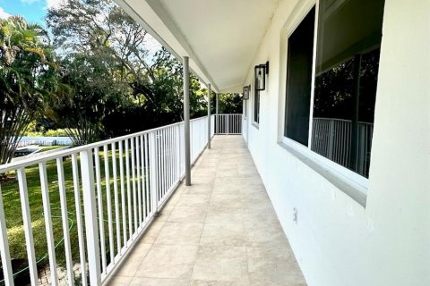 Купить виллу или дом в Майами-Шорс, Флорида 4 спальни, 262.54м2, № 953749 - фото 7