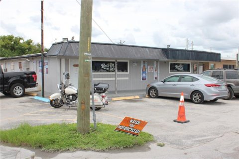 Commercial property in Holiday, Florida 171.87 sq.m. № 1369491 - photo 2