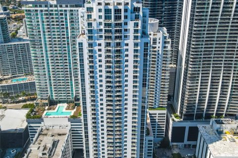 Condominio en venta en Miami, Florida, 1 dormitorio, 89.46 m2 № 1378706 - foto 23