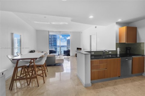 Condominio en venta en Miami, Florida, 1 dormitorio, 89.46 m2 № 1378706 - foto 1