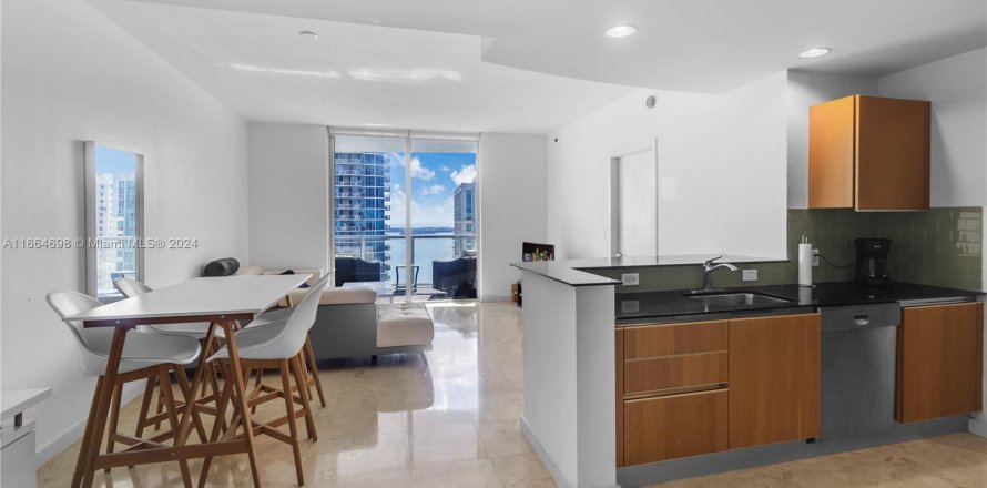 Condo in Miami, Florida, 1 bedroom  № 1378706