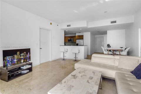 Condominio en venta en Miami, Florida, 1 dormitorio, 89.46 m2 № 1378706 - foto 4