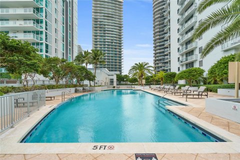 Condo in Miami, Florida, 1 bedroom  № 1378706 - photo 27